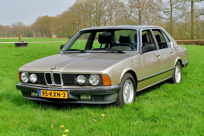 BMW - 735i Aut. Executive - 1985