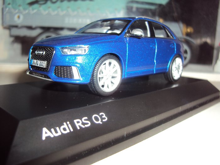 Audi Q3 RS blau Modellauto 450751101 Schuco 1:43