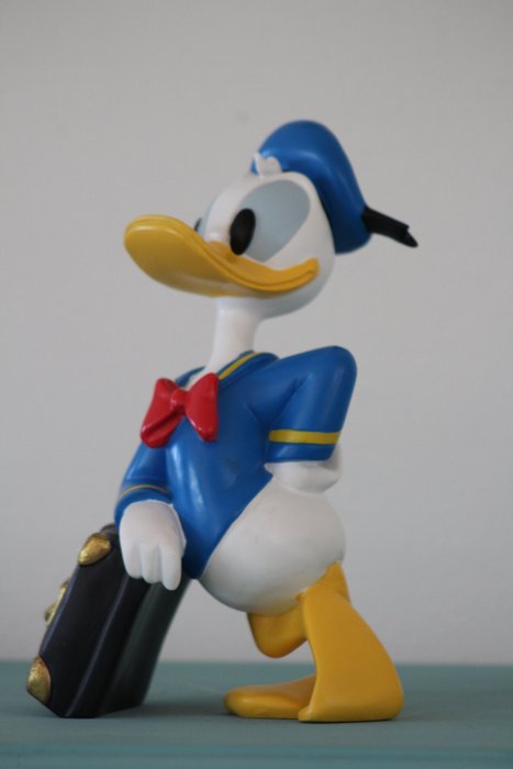 Disney - Donald Duck figure - Leaning on Suitcase