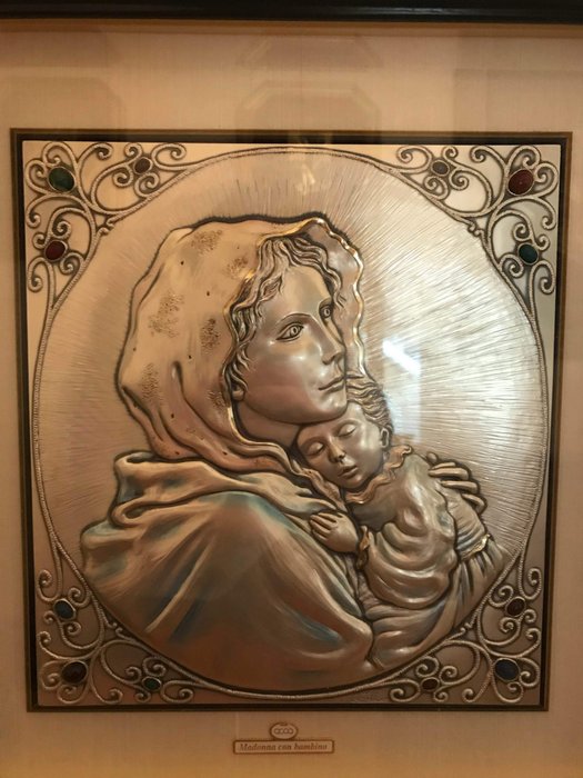 Madonna con bambino su lastra d'argento. Acca. Italia, 20° secolo