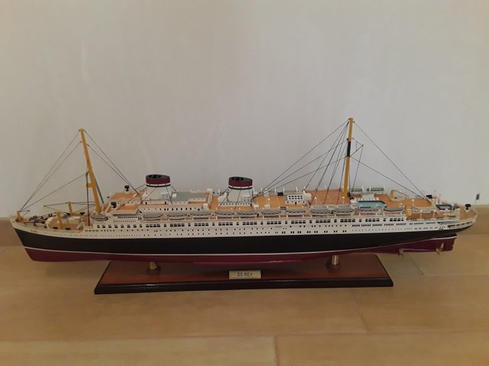 Modelo de navio, Transatlântico italiano SS Rex (1931) - Madeira - 2018