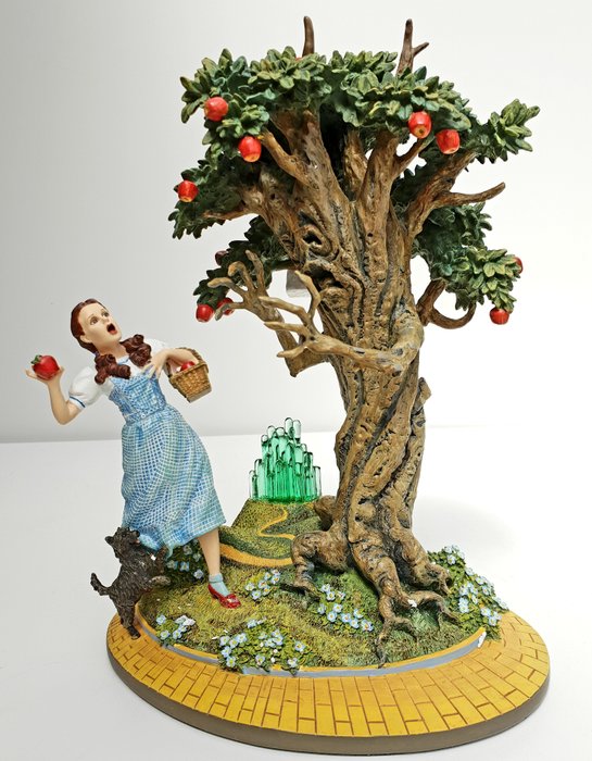 The Wizard of Oz - Extremely detailed Large Sculpture - Dorothy and The Wicked Apple Tree