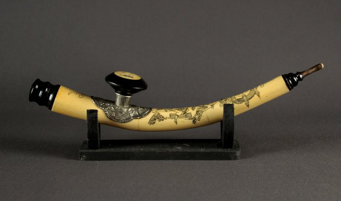 Opium pipe in bone and wood - China - Second half of 20th century