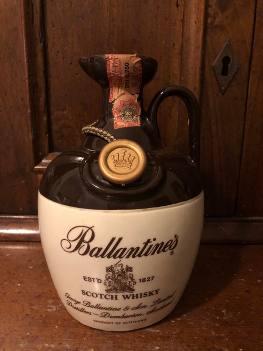 Blended Scotch Whisky - Ballantine's old Reserve Ceramic Decanter in ceramic jug Bottled 1970s - 75cl