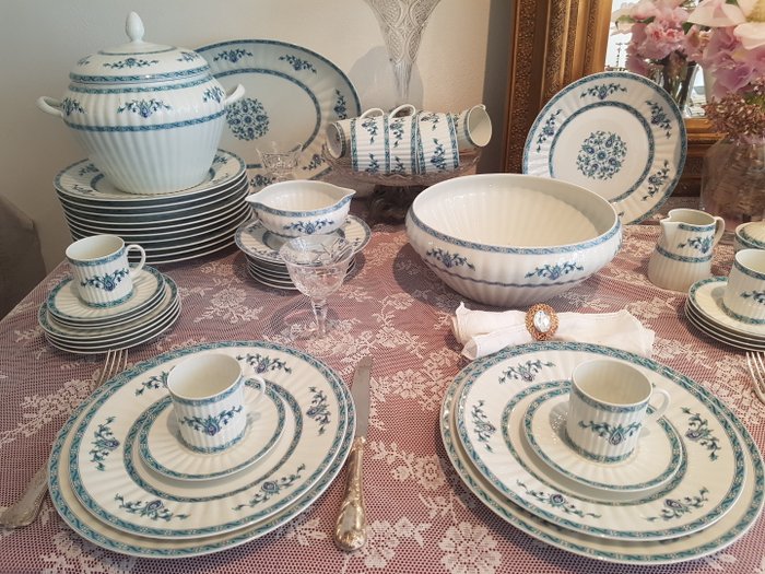 A. Lanternier - Limoges - 12 persons coffee and dinner set "Teheran" (70 pieces)