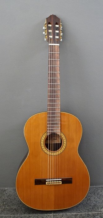 Japanese Aria AC40 - classical guitar from around 1980