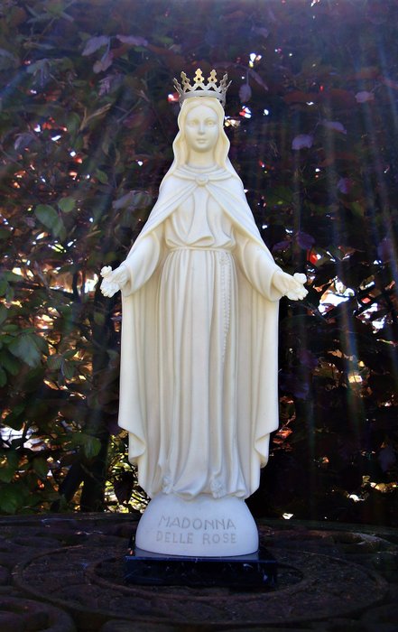 Statue Madonna Delle Rose - Italy - second half 20th century