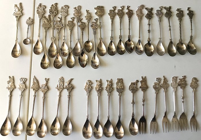 33 spoons and 6 forks, animals and animal protection
