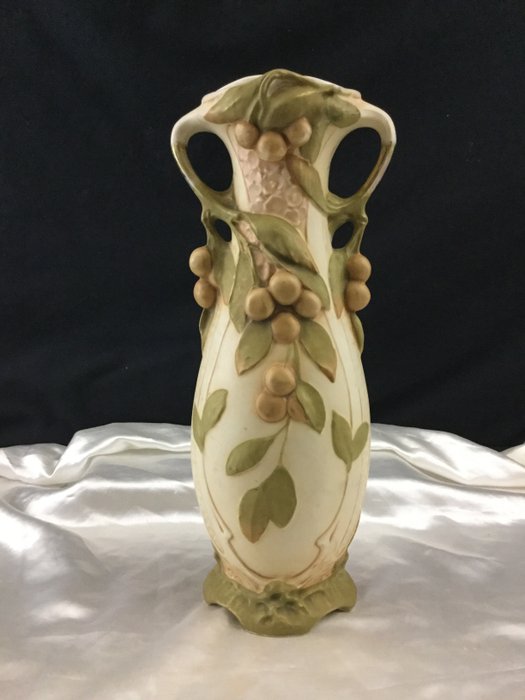 Royal Dux Bohemia - Porcelain vase