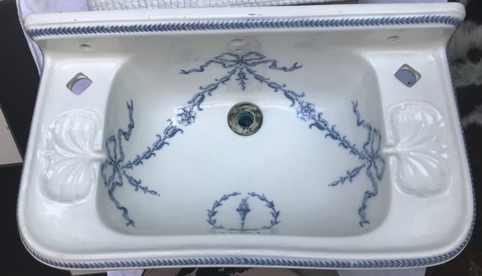 Porcelain wash basin, Johnson Brothers Hanley limited England, circa 1900