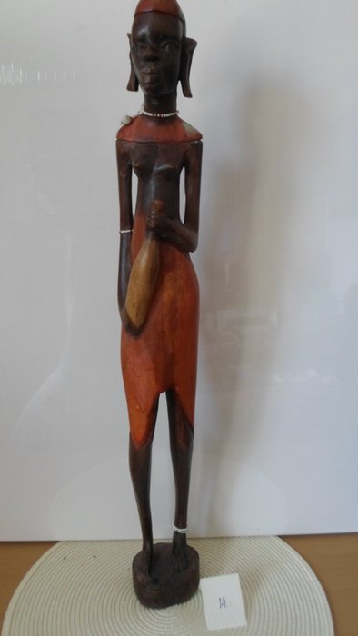 African statue representing a Maasai woman from Kenya - 20th century- Carved in heavy teak