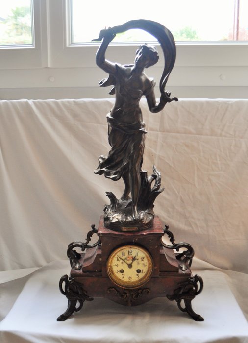 Spelter clock set signed Charles PERRON called "LA BRISE" - Early 20th