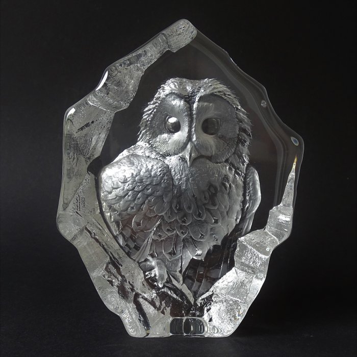 Mats Jonasson - Målerås Glasbruk  (Zweden) - Escultura de vidro grande coruja - peça do ano de 1992 - Cristal