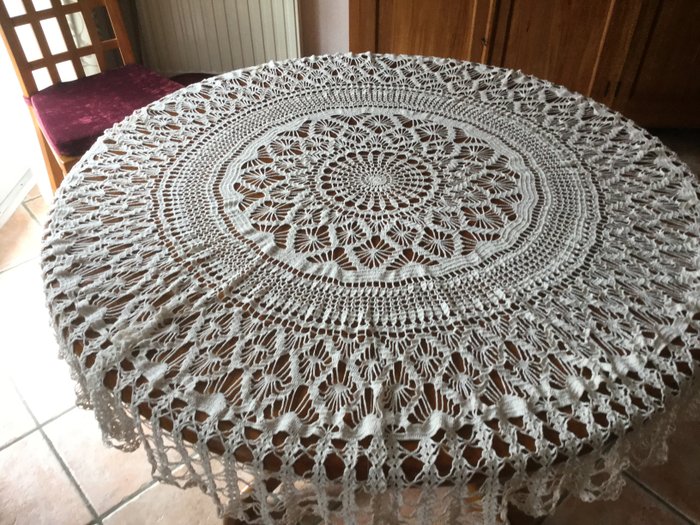 Beautiful large round crochet tablecloth - in very good condition