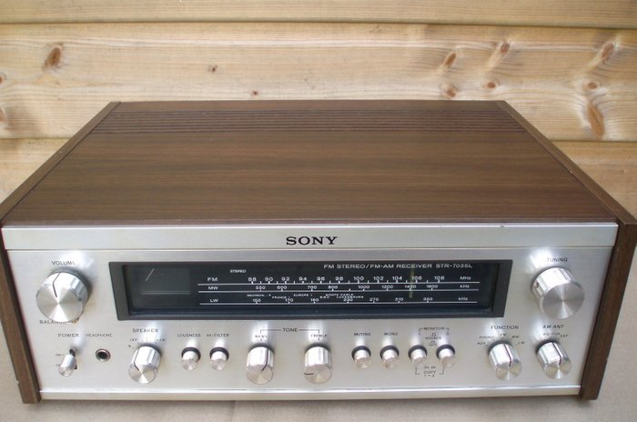 Vintage SONY STR-1975L Stereo receiver, with wooden case - Japan ca. 1975