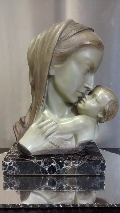 J. Domisse (1878-1955) - Terracotta Art deco sculpture of a woman with child on marble pedestal