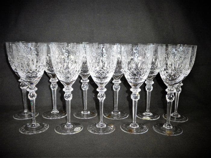 Boris Kidric, Rogaska, Steklarna - 11 richly cut crystal wine glasses