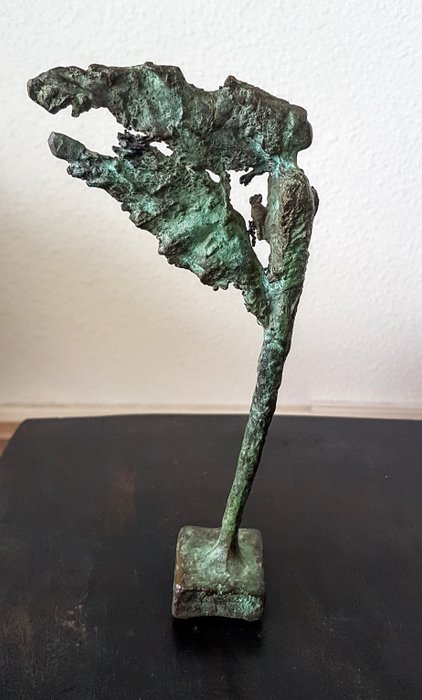 Kieta Nuij - bronze sculpture