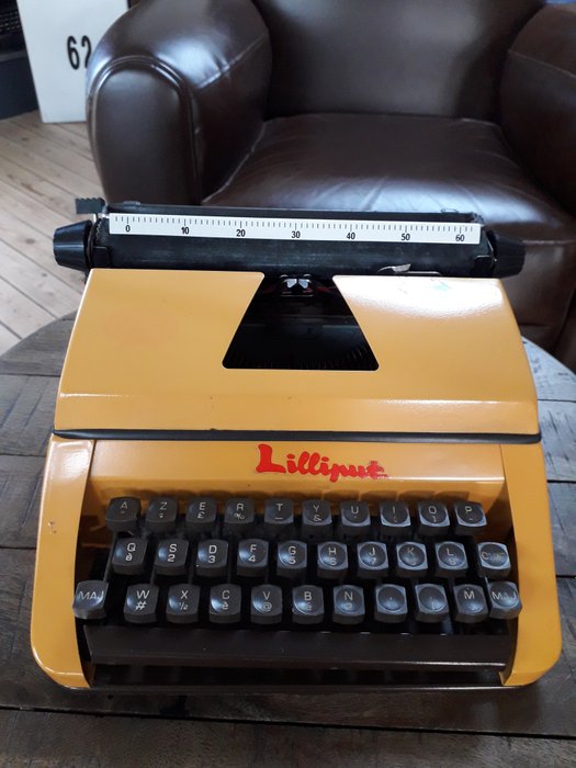 Lilliput Typewriter from 1960