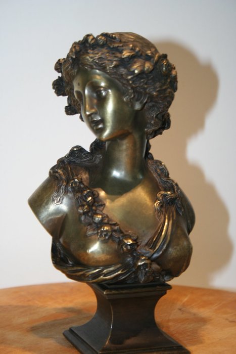 Jacques Marin (1877-1950) - bronze bust of a young lady - Belgium - 1st half 20th century