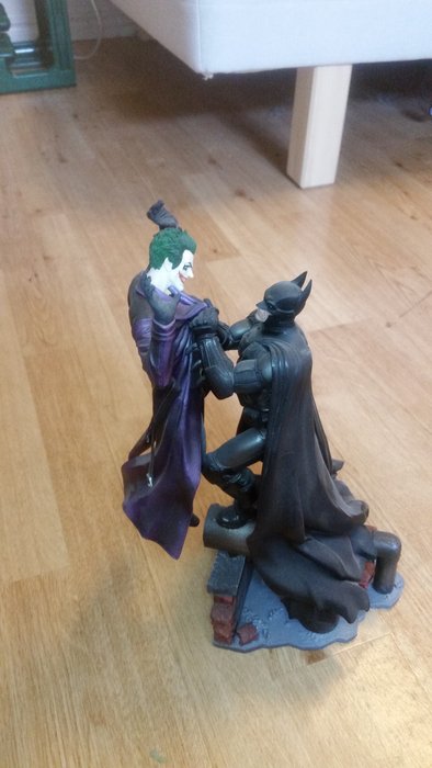 Original Warner Bros Batman Arkham Origins Statue VS Joker Collectors Edition DC 