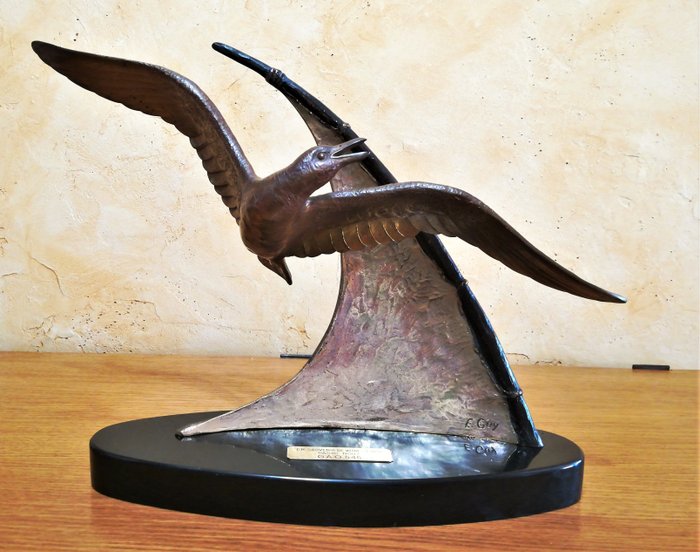 E. Guy - Mouette en vol - Art Deco bronze sculpture.