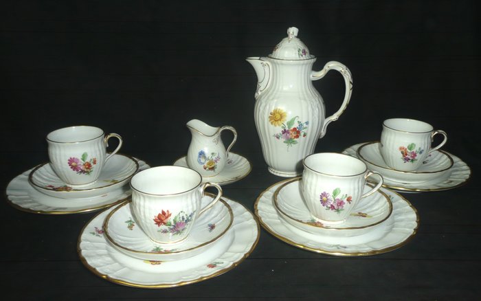 KPM - coffee service, 15 pieces: Rocaille, colourful flower and gold edge