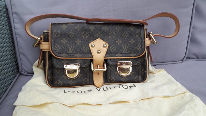 Louis Vuitton Monogram Hudson PM