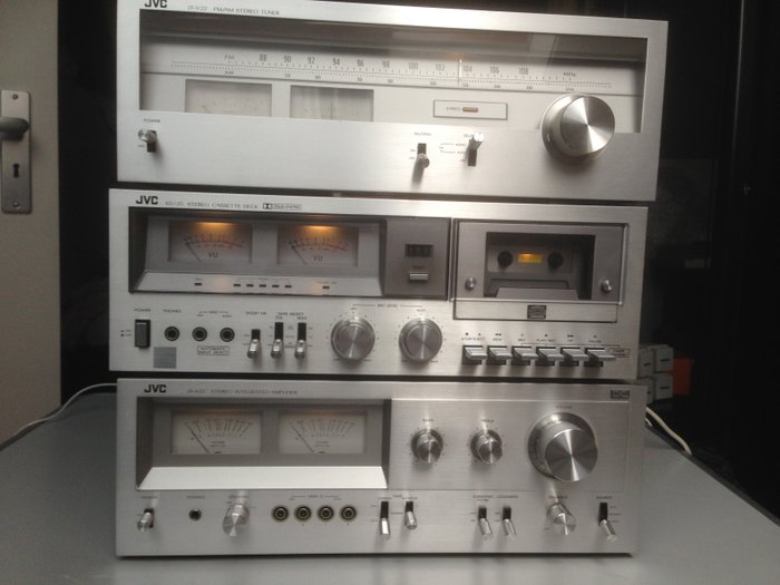 VINTAGE JVC STEREO SET amplifier - jvc-ja-s22, tuner iT - v22, tape deck KD-25