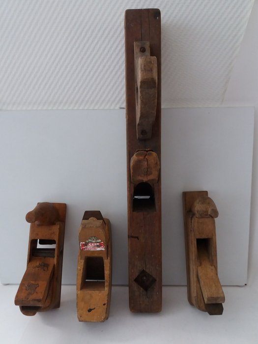 4 Old nostalgic wooden planers -1 long planer and 3 block planers.