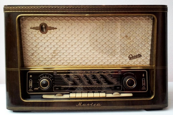 Radio a valvole Graetz modello Musica 4R217 3391 - Anni 50