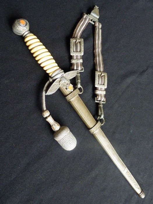 German Luftwaffe officers dagger M37-Ww2 with gehange and portepee.