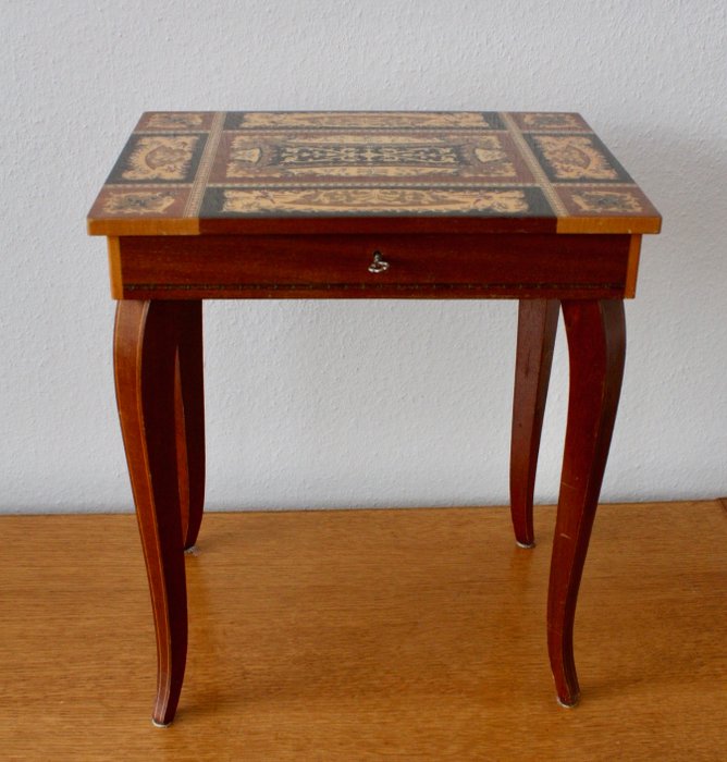 Intarsia table with inlaid wood music box-Sorrento-melody Torna a Surriento