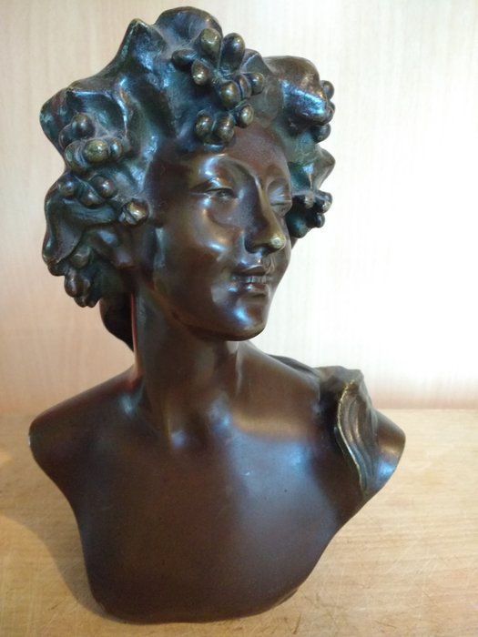 After Jef Lambeaux - Young woman - bust in bronze - 1st half of the 20th century