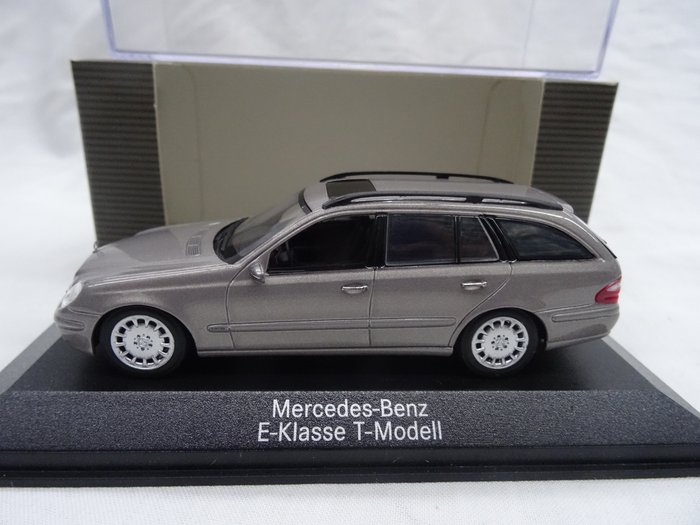 1:43 Kyosho Mercedes E-Klasse T-Modell silver DEALER NEW bei PREMIUM-MODELCARS 