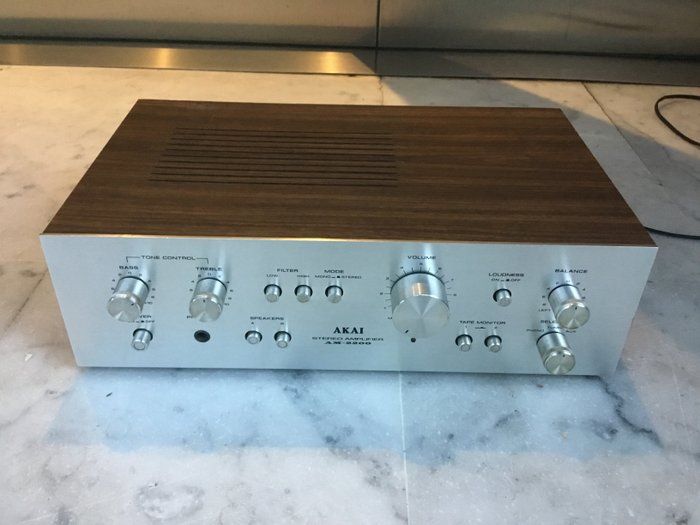 Akai AM-2200 Stereo Amplifier