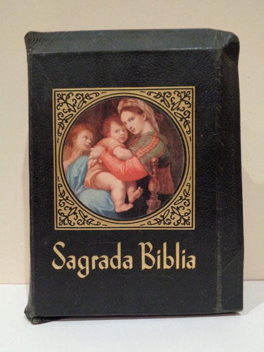 Holy Bible Catholic family Edition Year 1966 By Monsignor Juan Straubinger