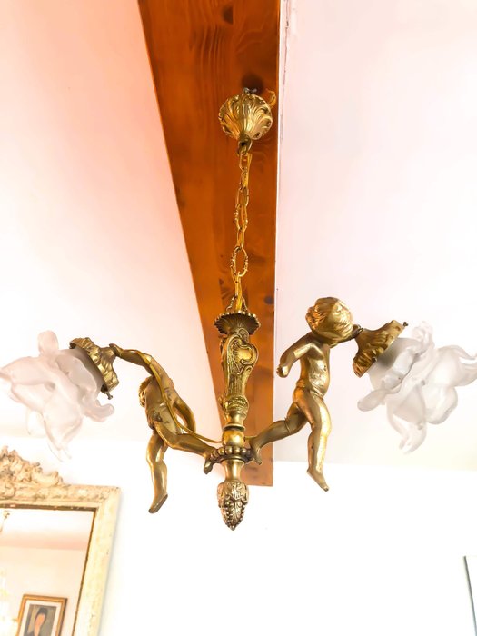 Gilded bronze chandelier with Cherub / Angel / Putti 19th century glass paste