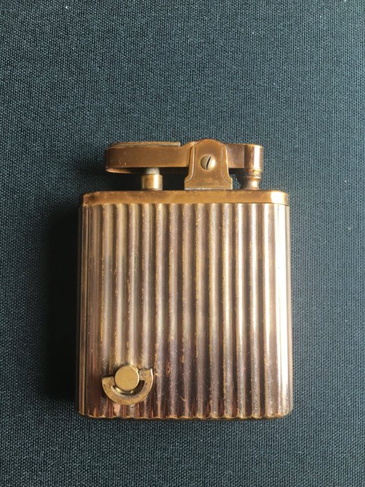 1940s musical lighter