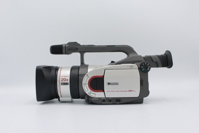 Canon XM1 Digital Mini DV Camcorder - In good condition, with 4 batteries - (3018)