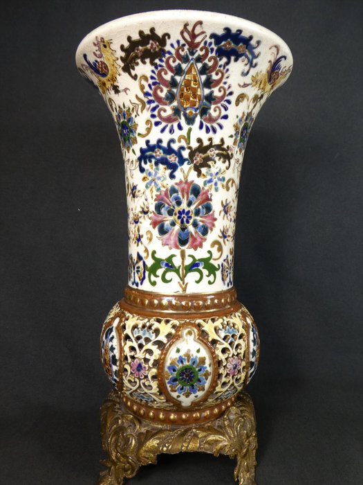 J. Fischer, Budapest - large vase with foot in bronze, 2nd half of 19th century, Hungary