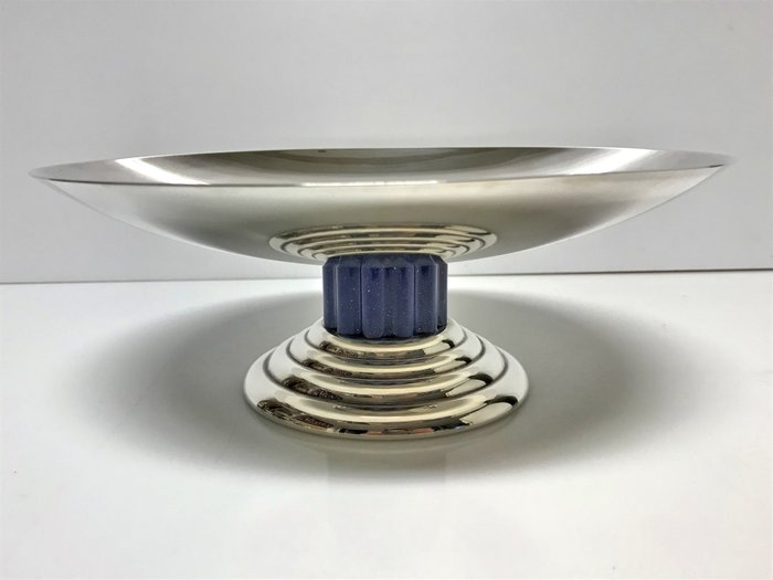 Jean-Emile Puiforcat - Cup with a stepped base in silver plated metal