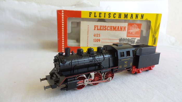 Fleischmann H0 - 4125 - Locomotiva a vapor com guarda