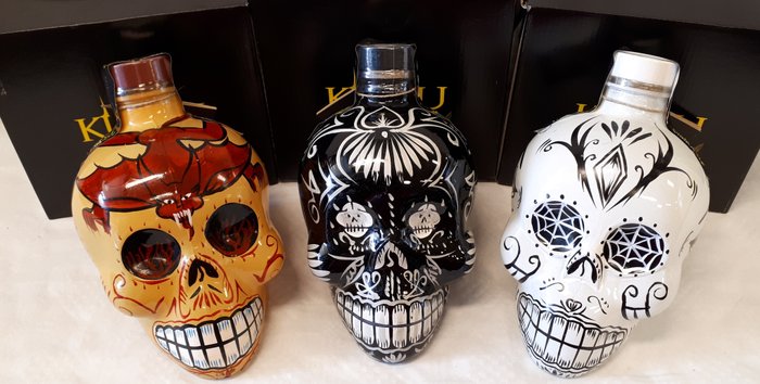 "Kultu" Collection (Skull bottles) - 2015 Collection - Limited and Numbered Edition of 1.990 bottles each (2x Gin & 1x Vodka) 