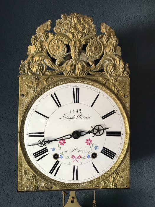 French Comtoise clock with very nice feuille and date "1842"