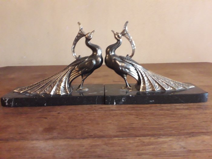 pair of bookends art deco peacock in spelter with bronze patina signed TED
