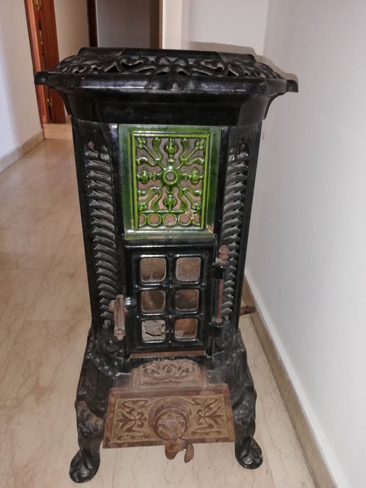Cast iron stove Deville d charleville n. 108 - France - c. 1890