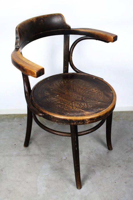 Naar design van Thonet - Cosmos  houten bureaustoel, ca.1920