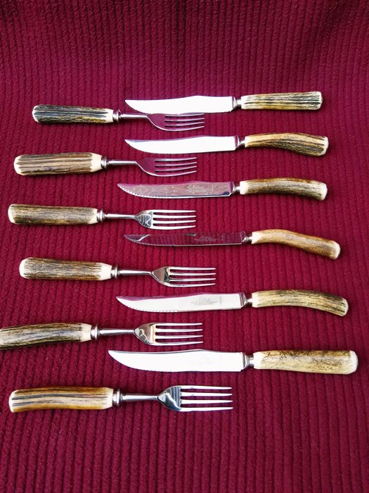 Vintage Mutual Hiram Wild Sheffield Stag Handle Steak Knives & Forks x 6