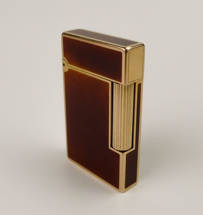 S.T. Dupont, Paris - Lighter of Chinese lacquer and 20 micron gold plating - Exceptional condition